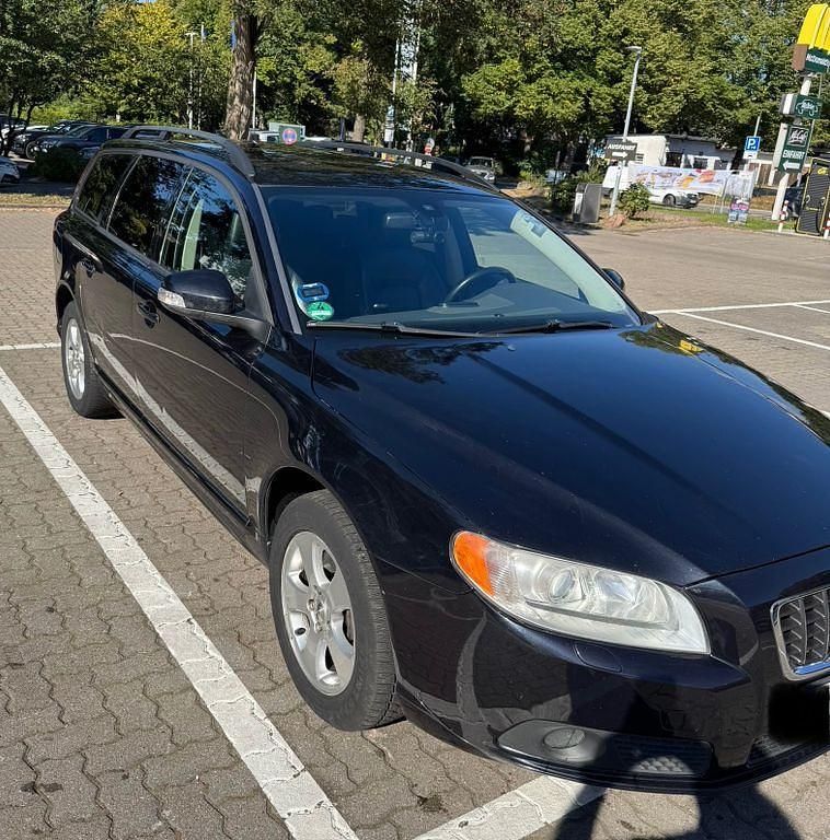Gebraucht Volvo V70 Momentum 185 PS (136 kW) 2009 Schwarz Kombi