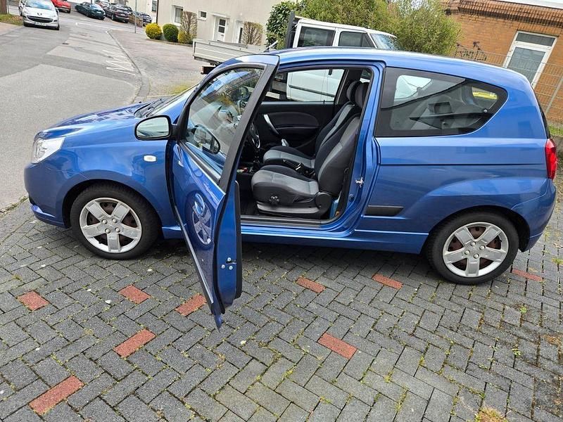 Gebraucht Chevrolet Aveo LT 101 PS (74 kW) 2010 Blau Limousine