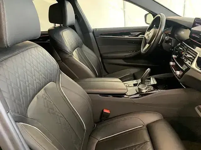 Gebraucht BMW 540 M Sport 340 PS (250 kW) 2024 Sophistograu brillanteffekt me Kombi