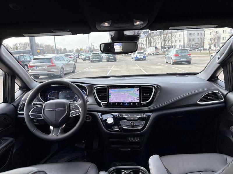 Gebraucht Chrysler Pacifica 266 PS (195 kW) 2025 Schwarz Van