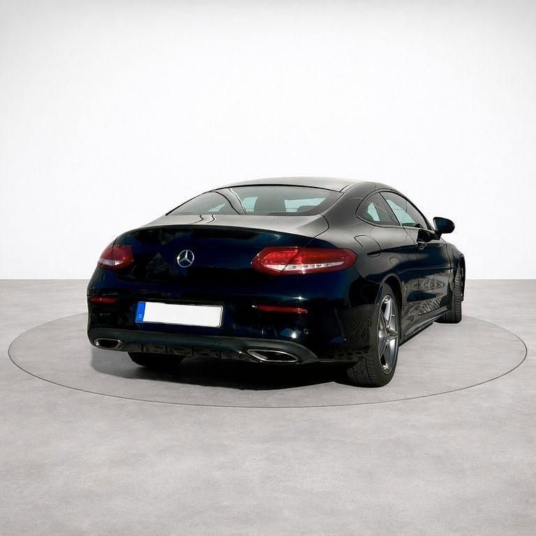 Gebraucht Mercedes C180 AMG line 156 PS (114 kW) 2016 Schwarz Coupé