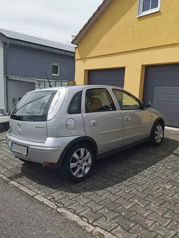 Gebraucht Opel Corsa 80 PS (58 kW) 2006 Silber Kleinwagen