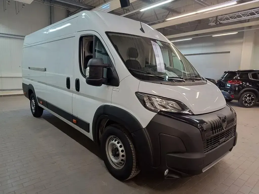 Gebraucht Peugeot Boxer 179 PS (131 kW) 2025 Weiß Van