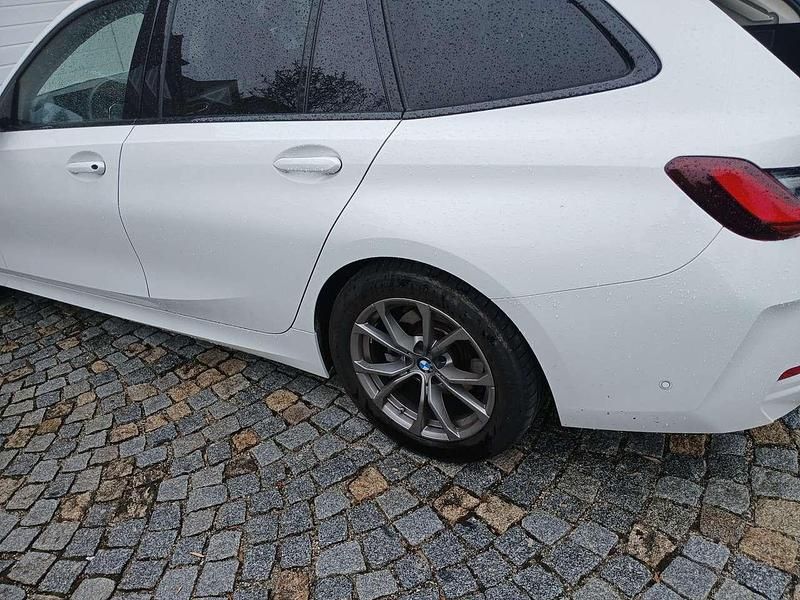 Gebraucht 2023 BMW 318 Kombi | 31.500 € (Fairer Preis) - Bild 1/4