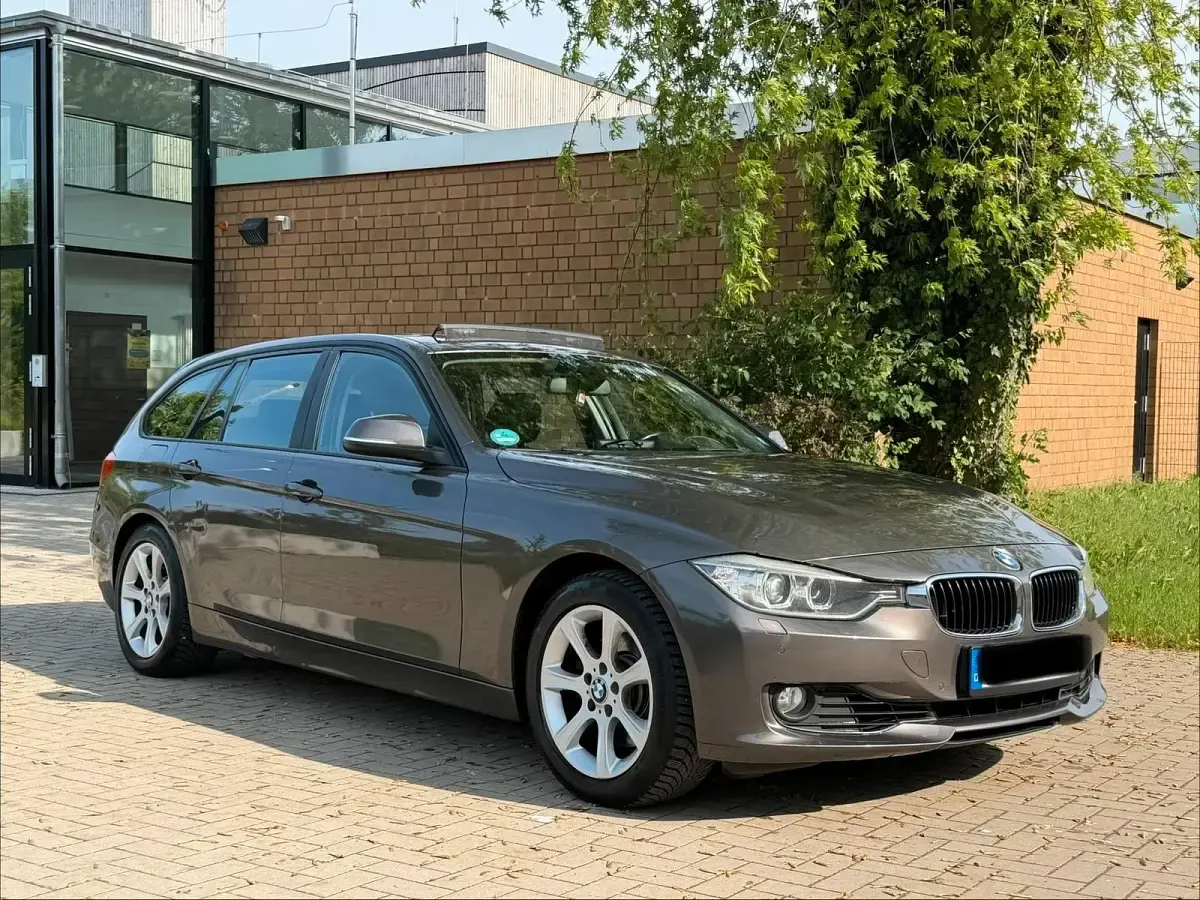 Käytetty BMW 330 258 HP (189 kW) 2012 Ruskea Farmari