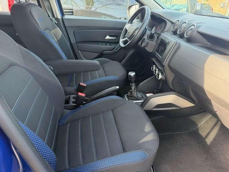 Gebraucht Dacia Duster Celebration 114 PS (83 kW) 2020 Stahlblau SUV