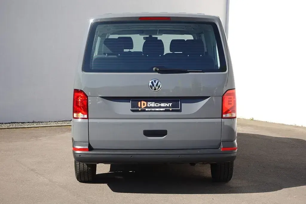 Gebraucht VW Caravelle Trendline 150 PS (110 kW) 2024 Grau Van