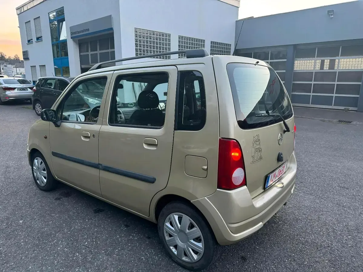 Gebraucht Opel Agila 80 PS (58 kW) 2005 Gold Van / Kleinbus