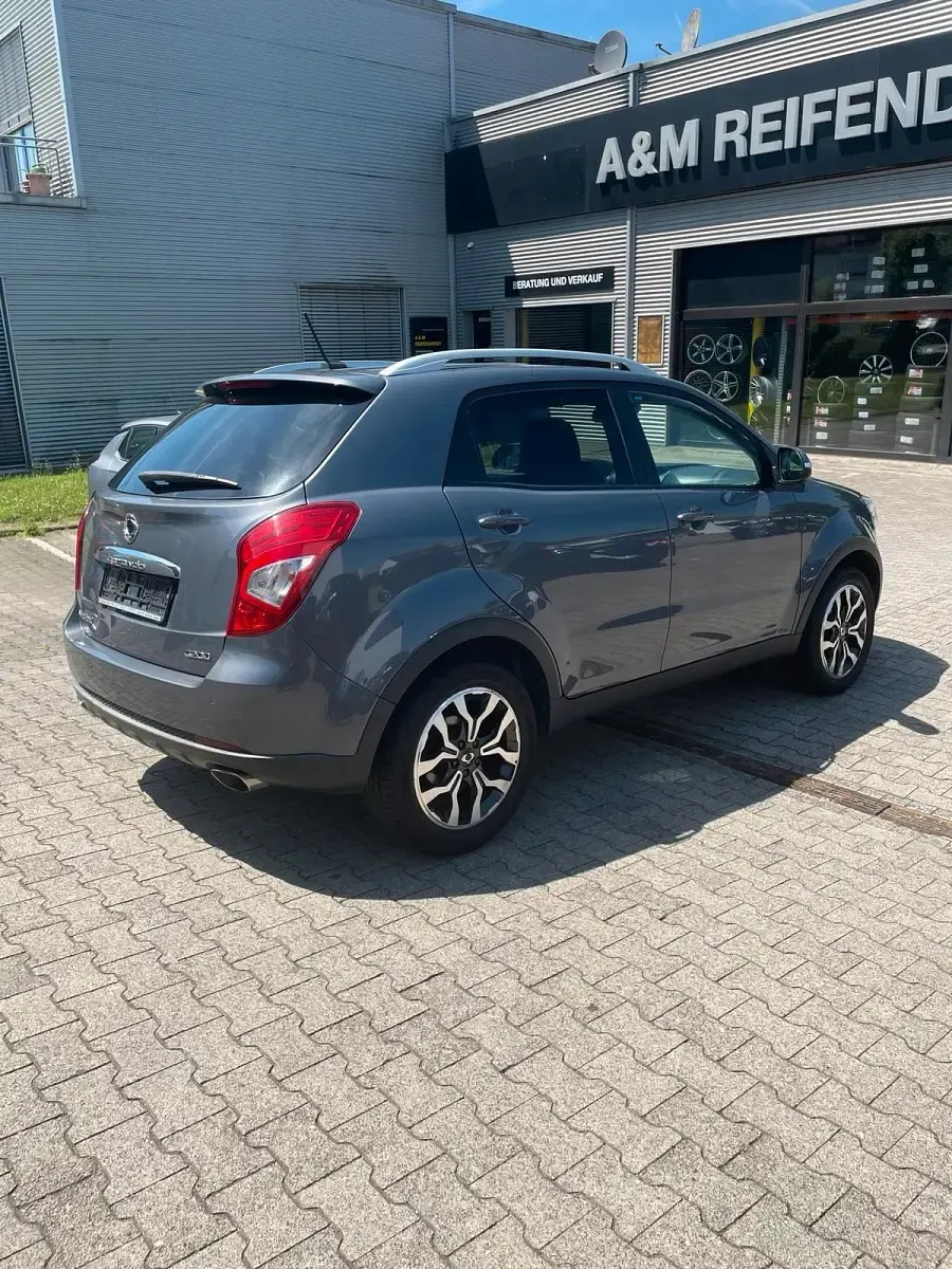 Gebraucht SsangYong Korando 150 PS (110 kW) 2016 Grau SUV