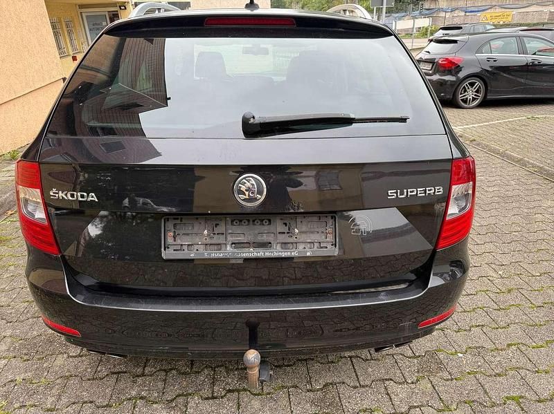 Gebraucht Skoda Superb Elegance 200 PS (147 kW) 2013 Schwarzmagic perleffekt Kombi
