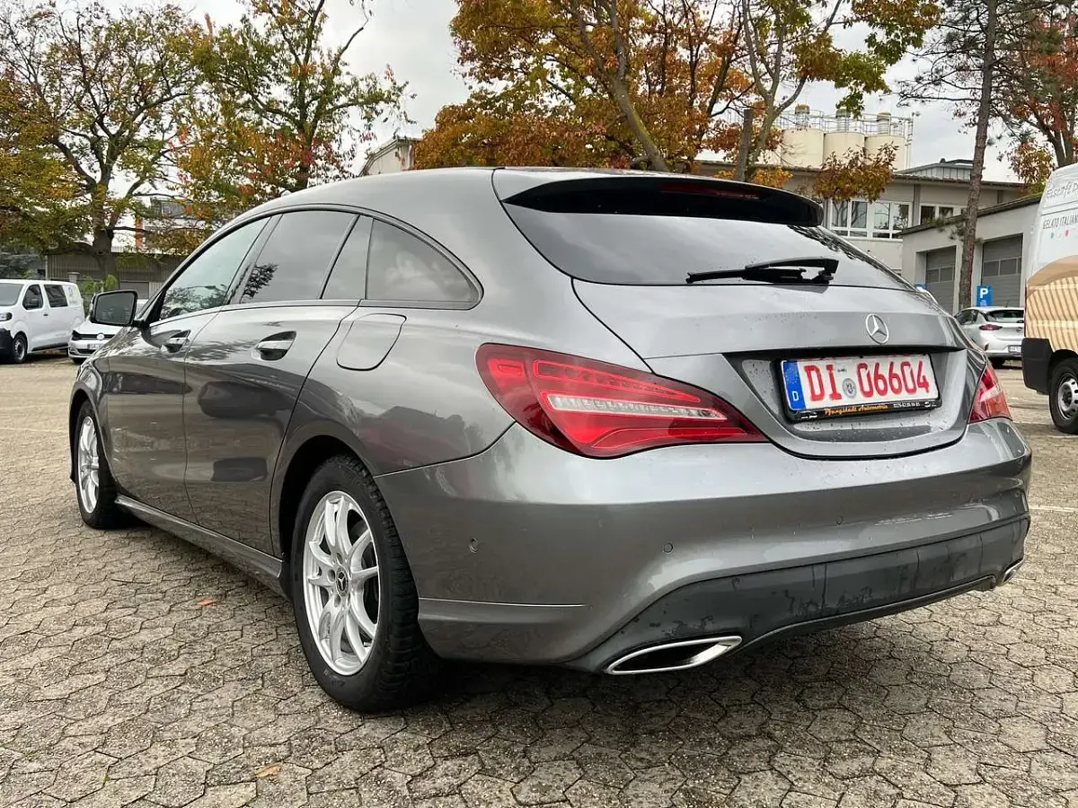 Gebraucht Mercedes CLA220 177 PS (130 kW) 2017 Mountaingrau  met. Limousine
