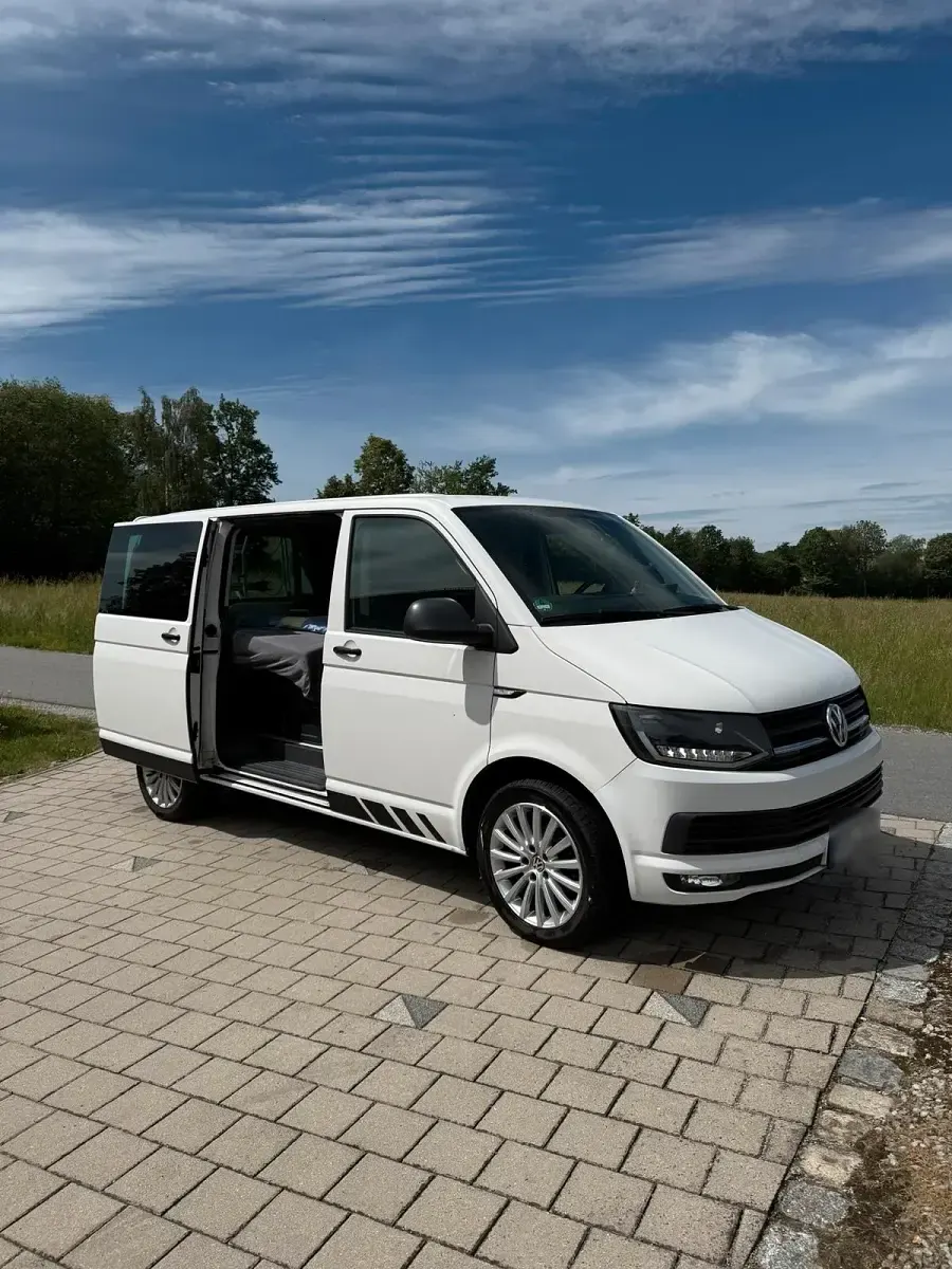 Gebraucht VW Multivan 150 PS (110 kW) 2016 Weiß Van / Kleinbus
