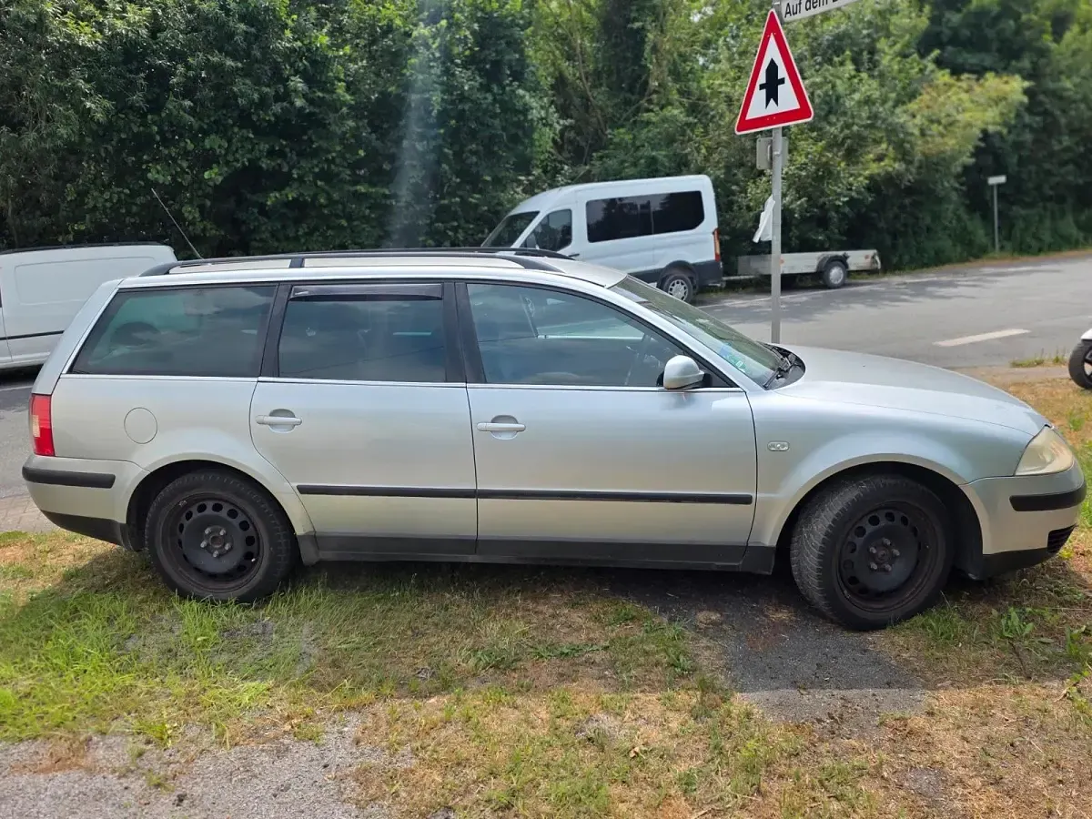 Gebraucht VW Passat 115 PS (84 kW) 2002 Silber Kombi