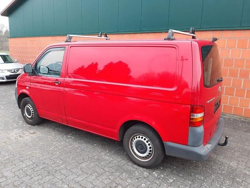 Gebraucht VW T5 102 PS (75 kW) 2009 Rot Van