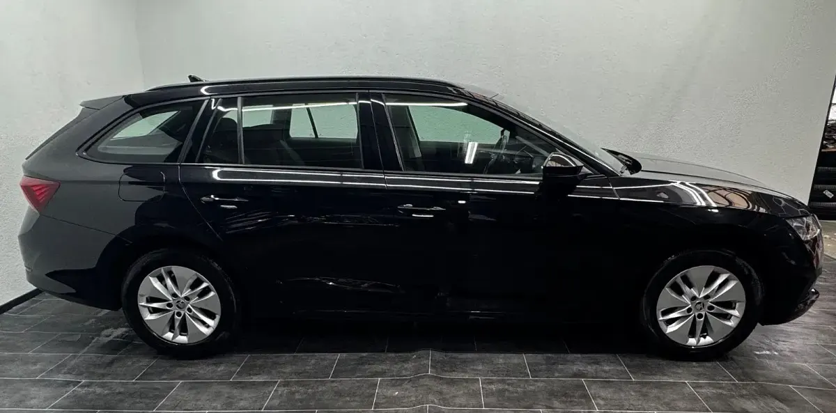 Gebraucht Skoda Octavia Ambition 116 PS (85 kW) 2022 Schwarz Kombi