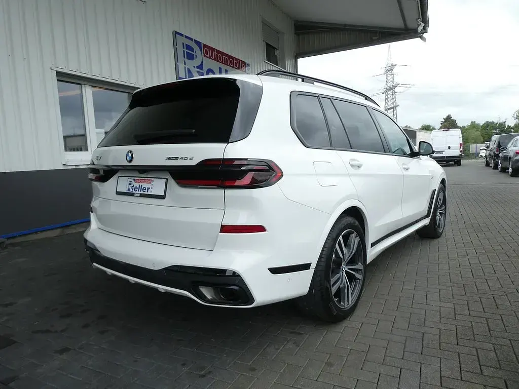 Gebraucht BMW X7 M Sport 352 PS (258 kW) 2024 Weiß SUV