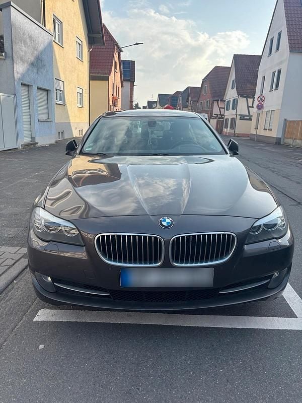 Gebraucht BMW 523 204 PS (150 kW) 2011 Andere farben Limousine