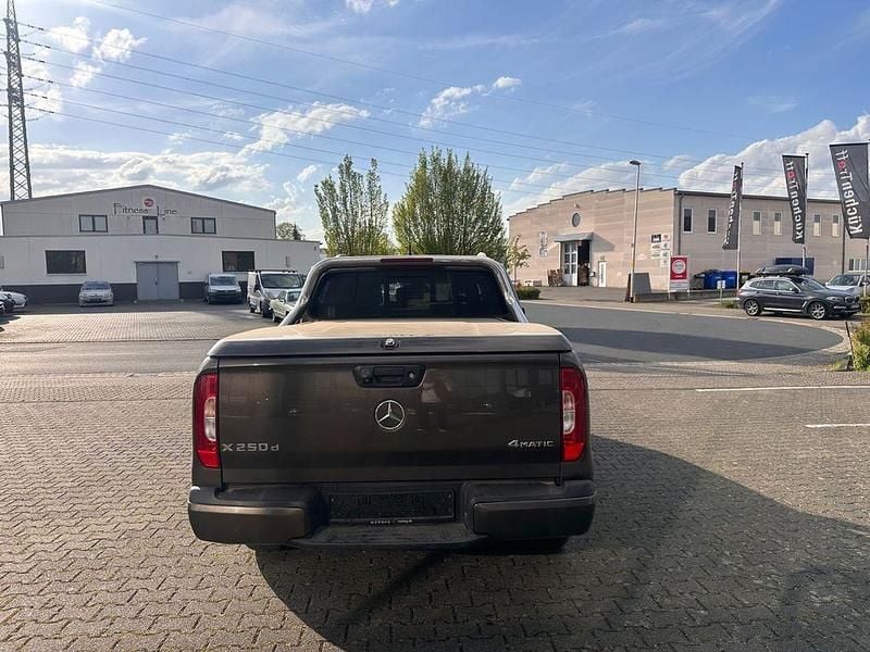 Gebraucht Mercedes X250 Edition 190 PS (139 kW) 2018 Braun Pickup