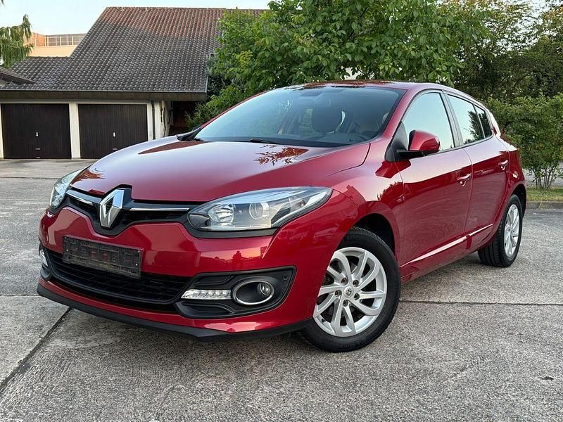 Rot Gebraucht 2014 Renault Mégane III Initiale Paris Limousine | 6.490 € (Fairer Preis) - Bild 1/4