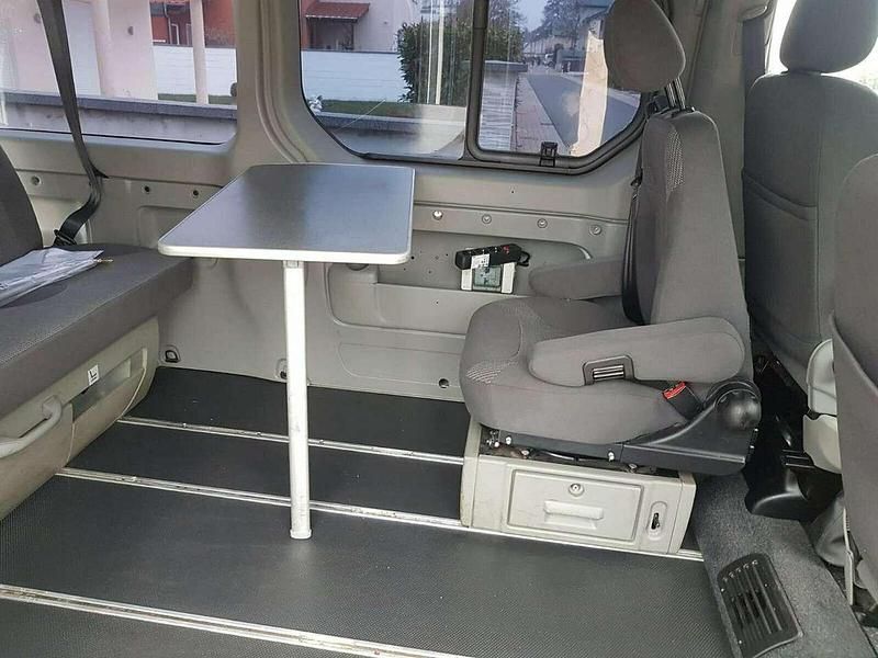 Gebraucht Opel Vivaro 145 PS (106 kW) 2010 Silber Van / Kleinbus