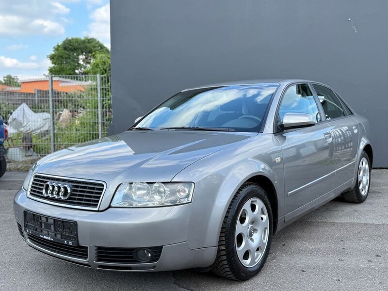 Grau Gebraucht 2003 Audi A4 Limousine | 5.000 € (Teuer) - Bild 1/4