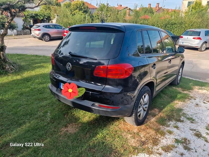 Schwarz Gebraucht 2013 VW Tiguan Trendline SUV | 7.190 € (Guter Preis) - Bild 1/4