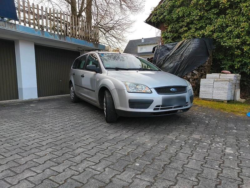 Second-hand Ford Focus 101 CP (74 kW) 2005 Argintiu Break