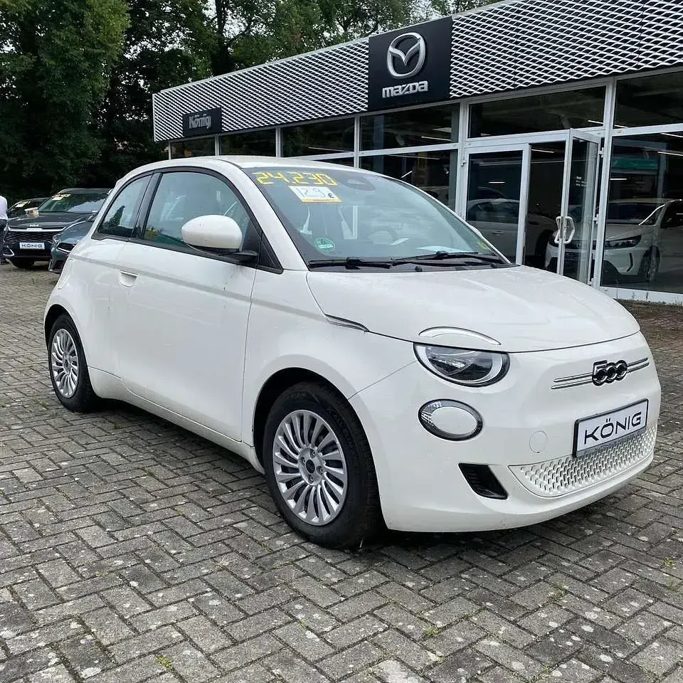 Gebraucht Fiat 500e Basis 86 kW (118 PS) 2023 Weiß Kleinwagen