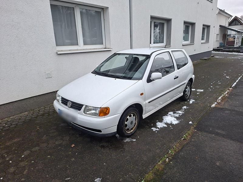 Weiß Gebraucht 1998 VW Polo Kleinwagen | 800 € (Fairer Preis) - Bild 1/4