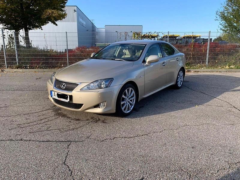 Gold Gebraucht 2006 Lexus IS250 Luxury Line Limousine | 9.300 € (Guter Preis) - Bild 1/4