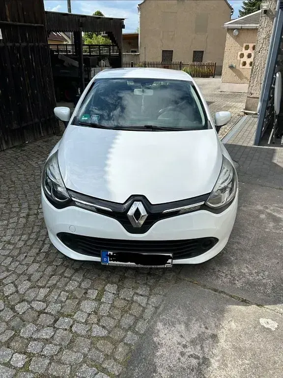 Gebraucht Renault Clio IV 90 PS (66 kW) 2013 Weiß Limousine
