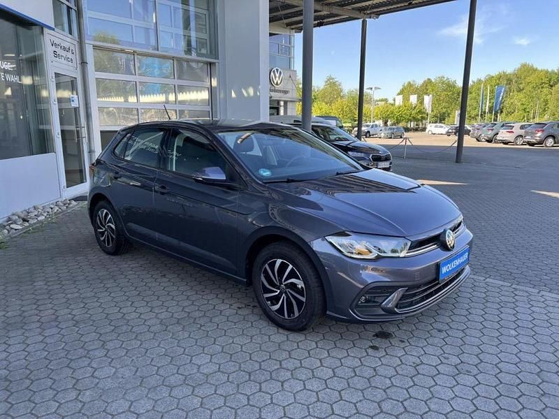 Gebraucht VW Polo Life 95 PS (69 kW) 2024 Rauchgrau (metallic) Kleinwagen