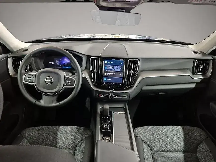 Gebraucht Volvo XC60 Core 250 PS (183 kW) 2024 Manufacturer SUV