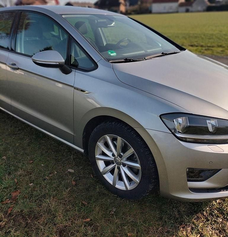 Gebraucht VW Golf Sportsvan LOUNGE 125 PS (91 kW) 2015 Silber Van / Kleinbus