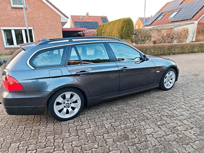 Gebraucht BMW 325 218 PS (160 kW) 2008 Grau Kombi