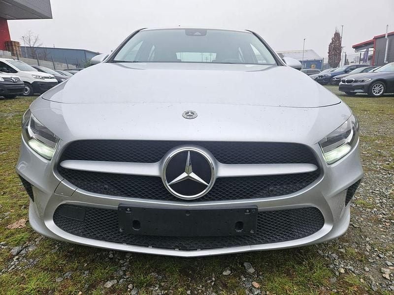 Gebraucht Mercedes A180 116 PS (85 kW) 2021 Silber Limousine