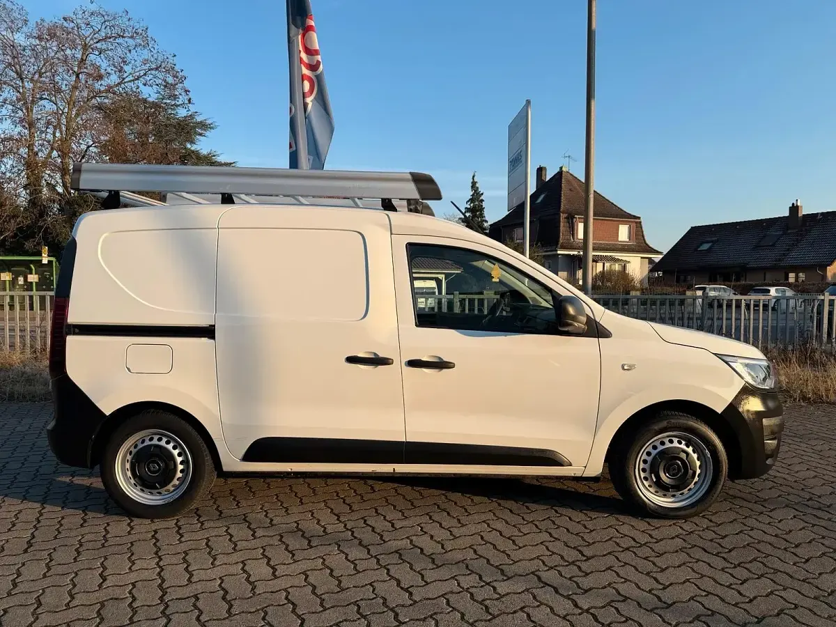 Second-hand Renault Express 75 CP (55 kW) 2023 Alb Monovolum