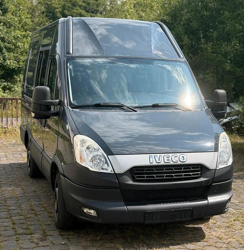 Grau Gebraucht 2014 Iveco Daily Van / Kleinbus | 8.300 € (Fairer Preis) - Bild 1/4