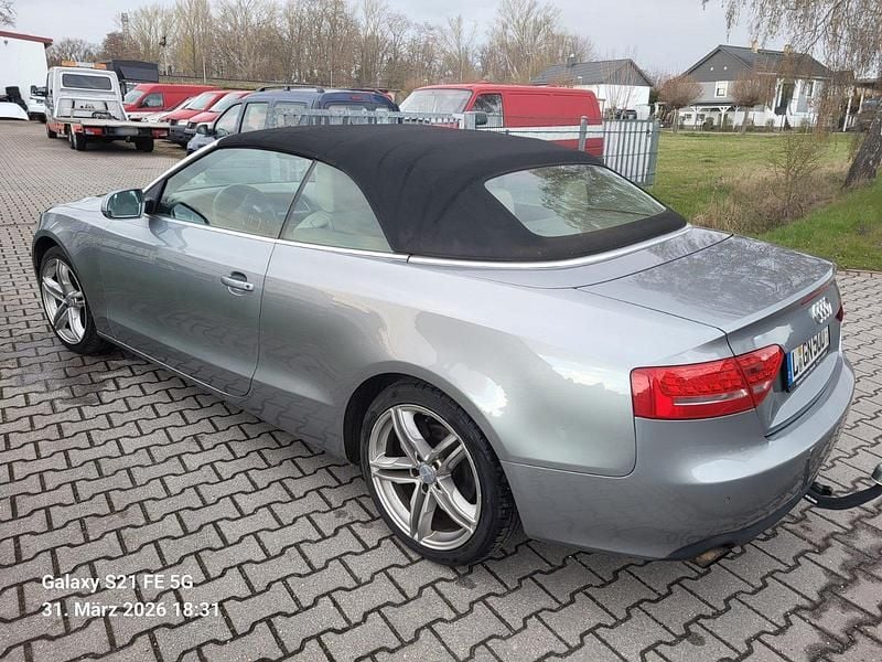 Gebraucht Audi A5 Cabriolet 179 PS (131 kW) 2010 Grau Cabrio
