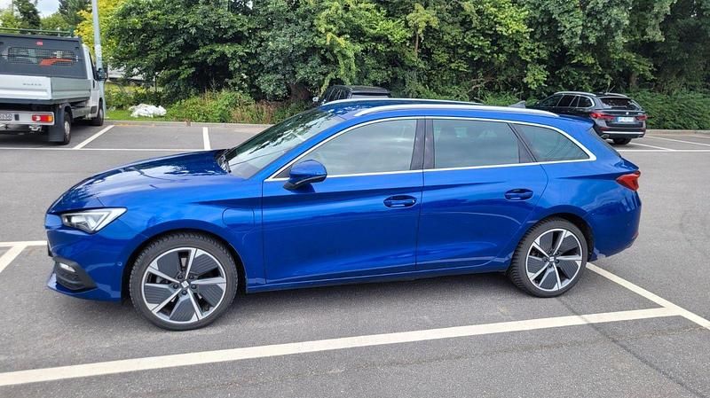 Blau Gebraucht 2021 Seat Leon XCELLENCE Kombi | 21.500 € (Fairer Preis) - Bild 1/4