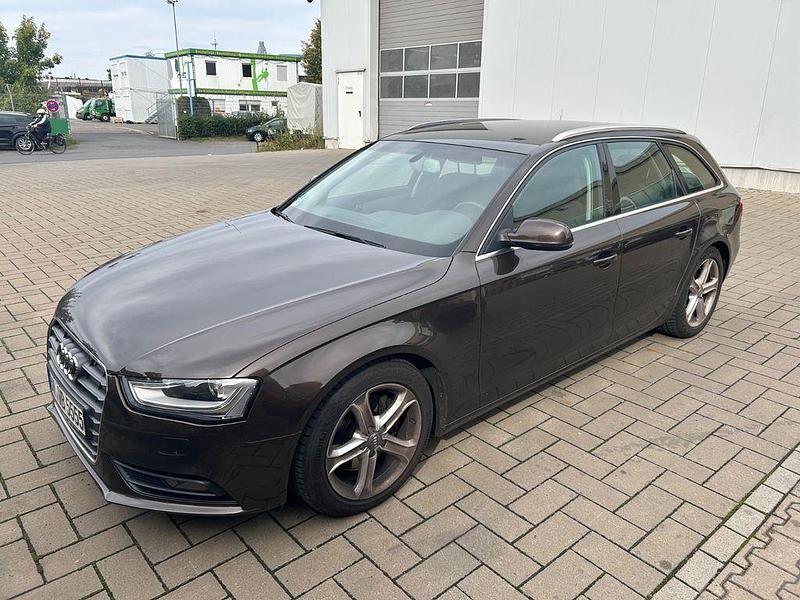 Braun Gebraucht 2012 Audi A4 Ambiente Kombi | 9.500 € (Etwas zu teuer) - Bild 1/4