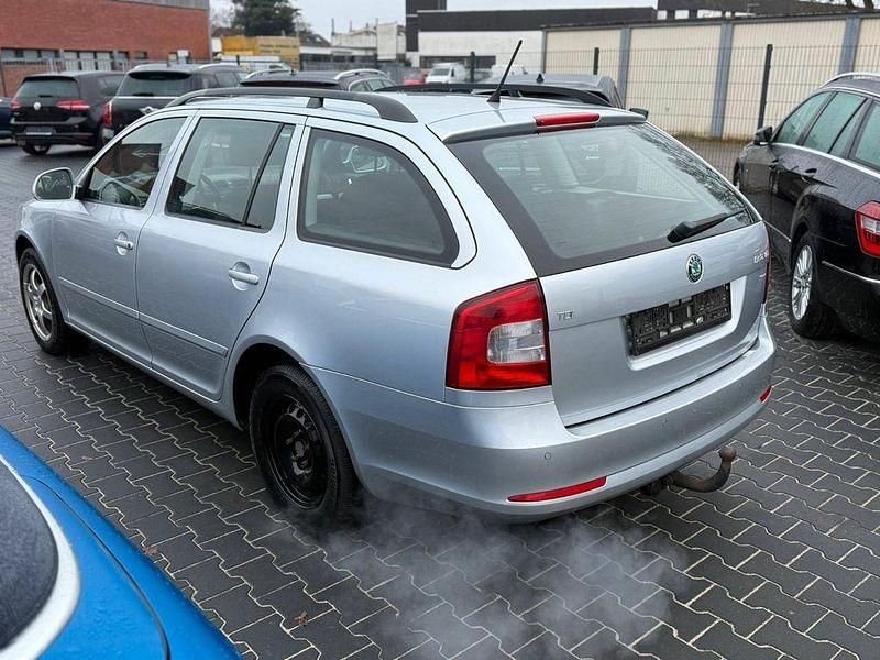 Gebraucht Skoda Octavia 105 PS (77 kW) 2011 Silber Kombi
