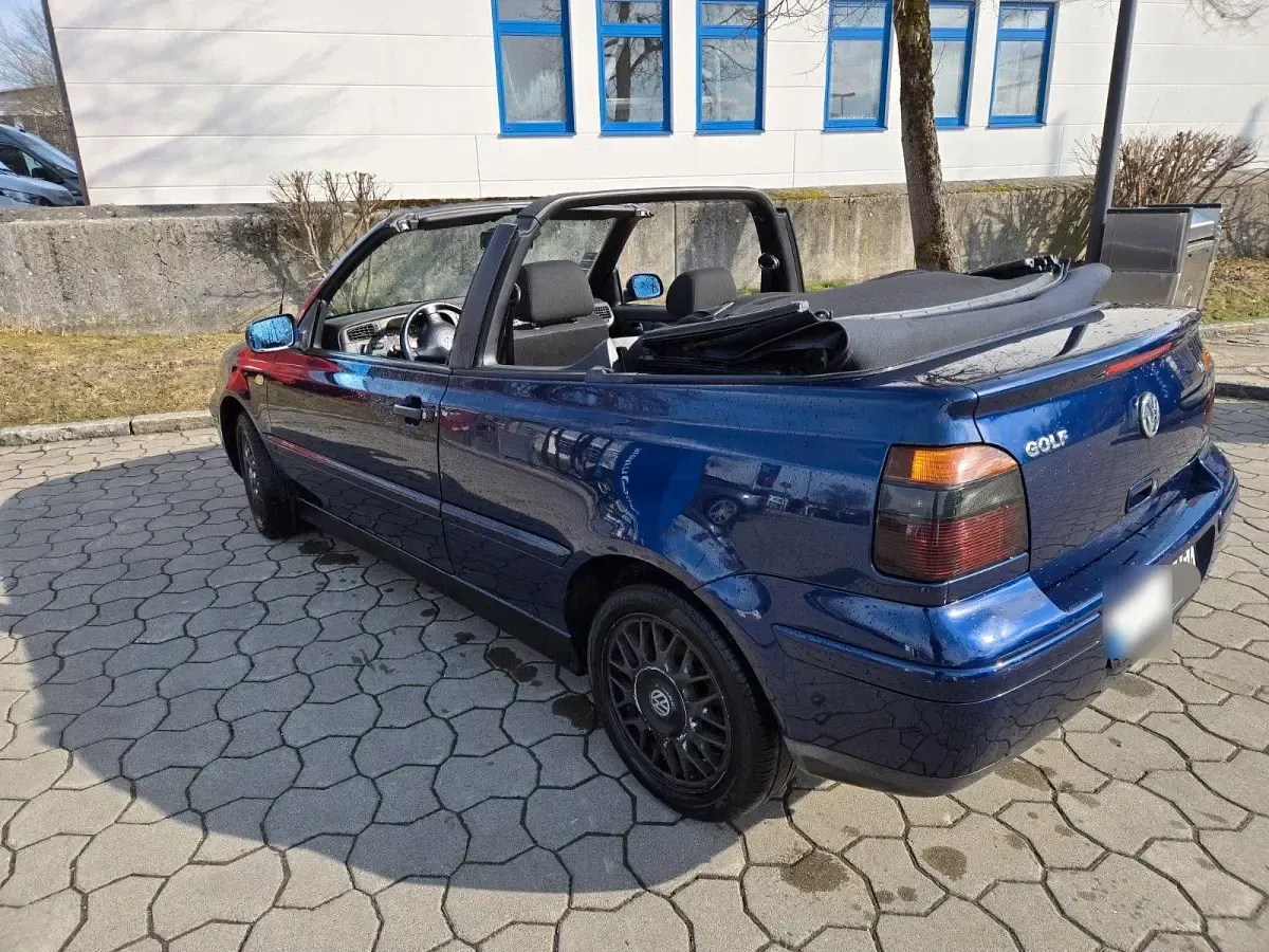 Gebraucht VW Golf Highline 101 PS (74 kW) 1999 Blau Cabrio