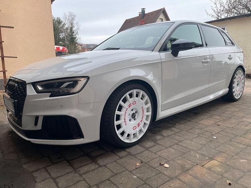 Gebraucht Audi RS3 Ambiente 400 PS (294 kW) 2019 Weiß Limousine