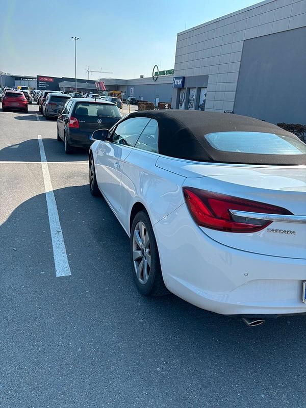 Second-hand Opel Cascada 140 CP (102 kW) 2017 Alb Cabrio