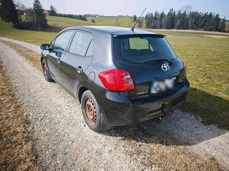 Gebraucht Toyota Auris 132 PS (97 kW) 2009 Schwarz Kleinwagen