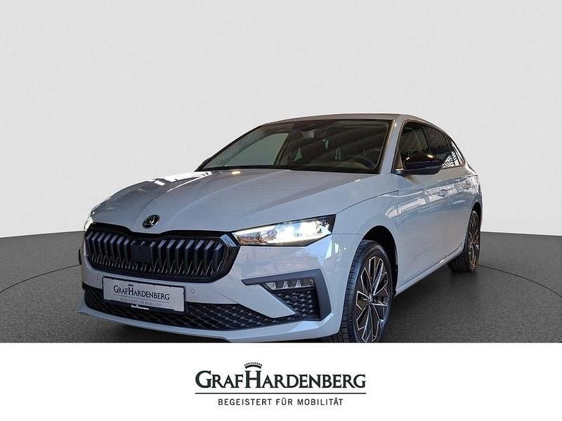 Grau Neu 2026 Skoda 110 R Limousine | 33.890 € (Teuer) - Bild 1/4