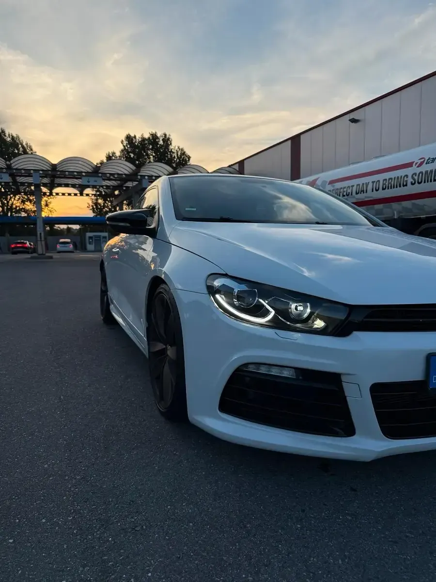 Gebraucht VW Scirocco 140 PS (102 kW) 2010 Weiß Coupé