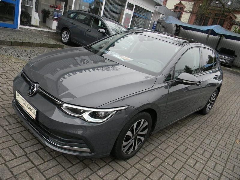 Gebraucht VW Golf VIII Active 150 PS (110 kW) 2022 Delfingrau (metallic) Limousine