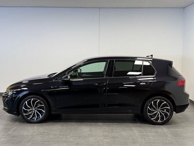 Gebraucht VW Golf VIII Active 131 PS (96 kW) 2022 Deep black Limousine